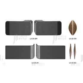 Carved door panels扶手36